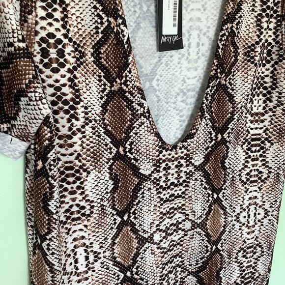 Nasty Gal Riley Snake Low Voop Neck Tee T Shirt Top Python Animal Print Brown - Picture 5 of 13